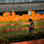 Акции Alibaba выросли на 4% на предварительных торгах после получения разрешения регулятора