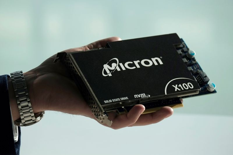 Акции Micron Technology падают, поскольку Needham видит риск для ноябрьских консенсус-оценок