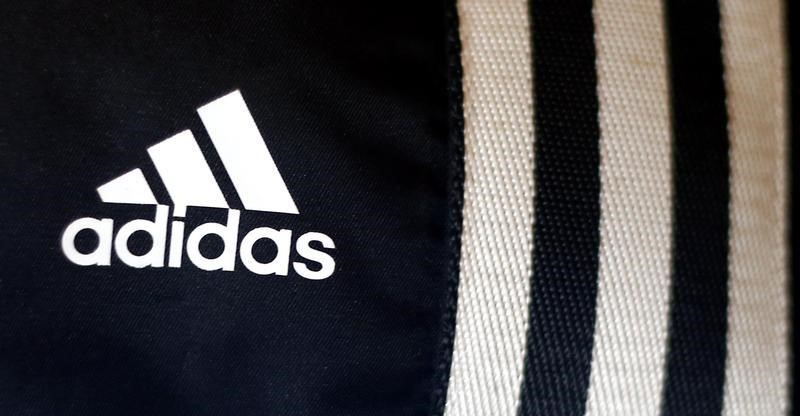 adidas повышает прогноз на весь год после сильных результатов третьего квартала