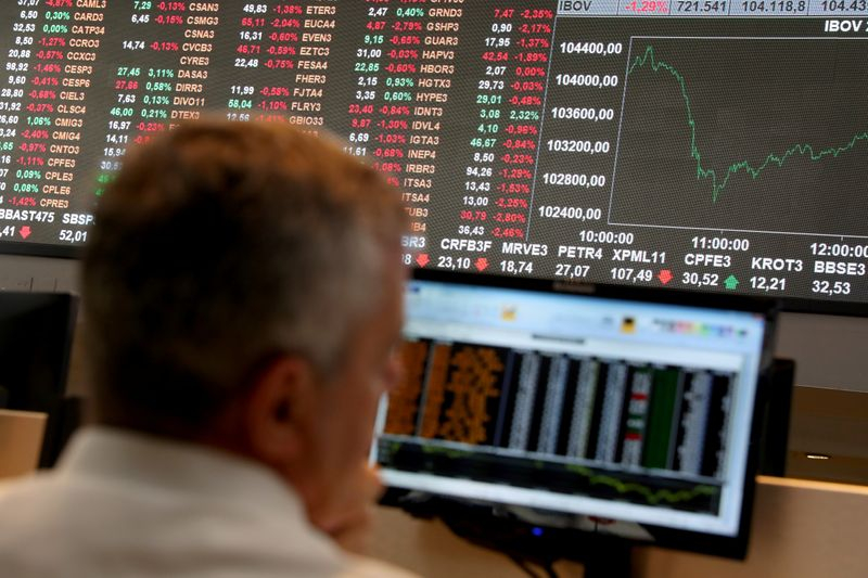 Рынок акций Бразилии закрылся ростом, Bovespa прибавил 0,30%