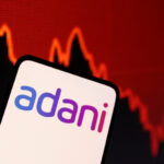 Акции Adani упали на 20% после обвинения главы компании во взяточничестве