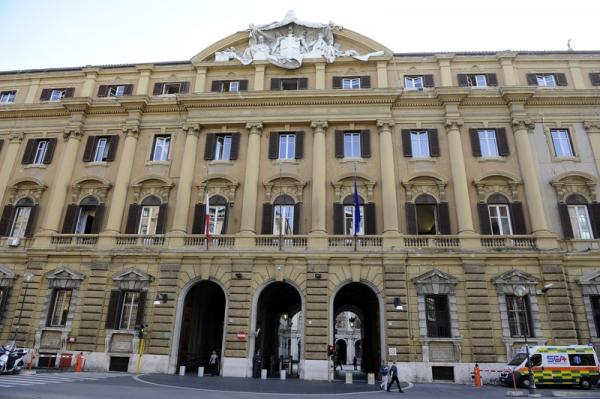 Рынок акций  Италии закрылся падением, Investing.com Италия 40 снизился на 1,30%