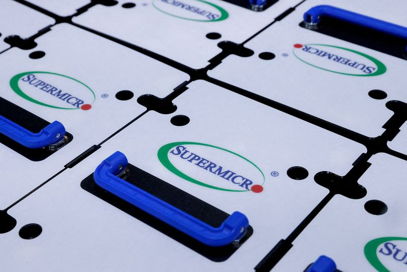 Акции Super Micro взлетели на фоне продления листинга на Nasdaq