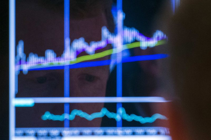 Рынок акций  Канады закрылся падением, S&P/TSX Composite снизился на 2,24%