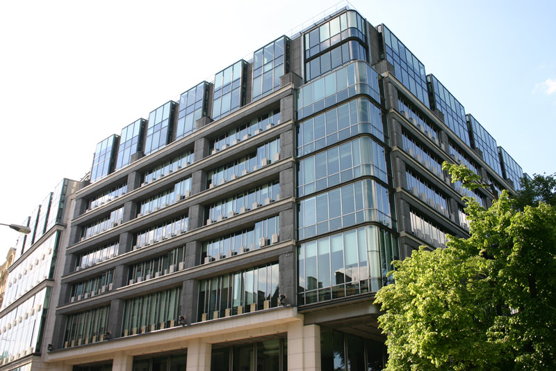 Рынок акций  Польши закрылся падением, WIG30 снизился на 2,50%