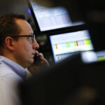 VIX снижается по мере стабилизации рынка на фоне прихода Трампа