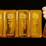 Золото взялось за старое и снова подорожало — вот почему