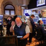 Трамп в Японии, прогноз UnitedHealth, падение золота: что движет рынки