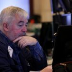 Потребительские расходы под угрозой из-за инфляции и снижения зарплат