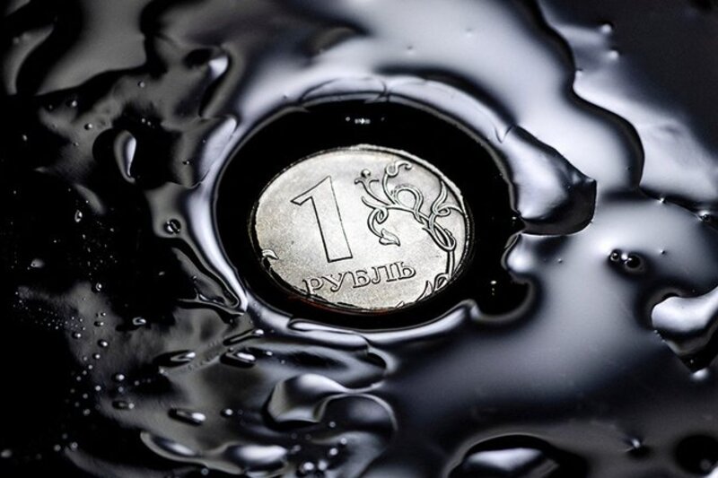 Цена на российскую нефть упала до минимума за 2,5 года