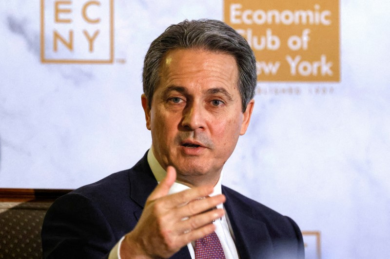 Глава ФРС Мусалем призывает к осторожности в снижении ставок