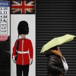 Великобритания готовится к третьему по величине повышению налогов