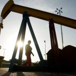 Российская нефть рискует остаться "в море" из-за санкций США