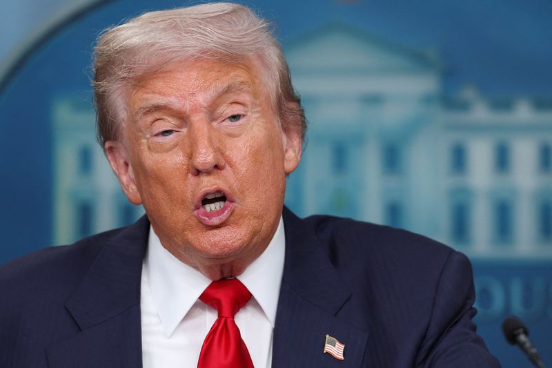 Трамп снижает пошлины на фентанил против Китая до 10%