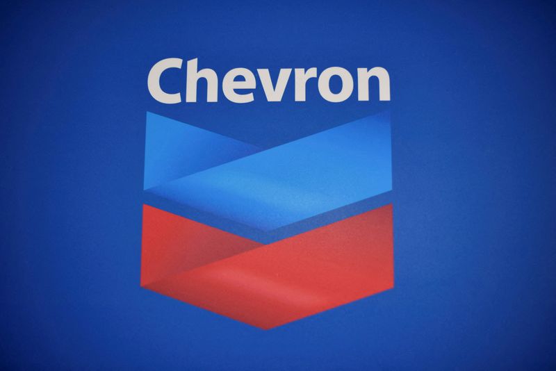 Chevron присоединилась к гонке за активами Лукойла
