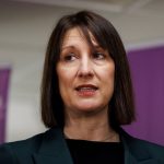 Ривз намекает на повышение налогов в предстоящем бюджете