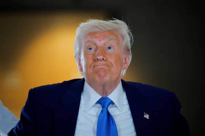 Трамп оценивает потери в  трлн при отмене торговых пошлин