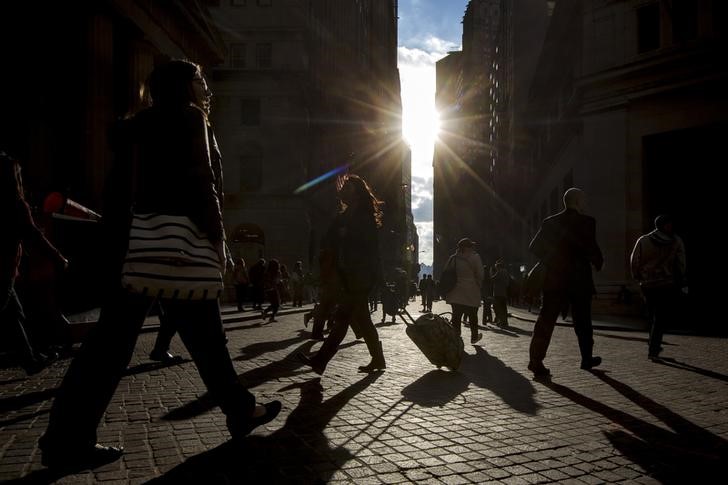 Как ИИ и тарифы могут повлиять на экономику США по мнению Morgan Stanley