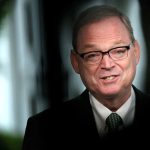 Кто такой Кевин Хассетт? Потенциальный глава ФРС и союзник Трампа