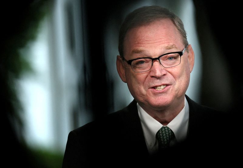 Кто такой Кевин Хассетт? Потенциальный глава ФРС и союзник Трампа