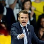 Макрон пригрозил Китаю торговой войной