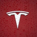 Jefferies: "Трудно понять" почему Tesla откладывает масштабирование роботакси