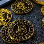 Биткоин взлетел до трехнедельного максимума на фоне захвата Мадуро