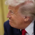 Трамп пообещал «масштабный ответ», если Европа сбросит активы США