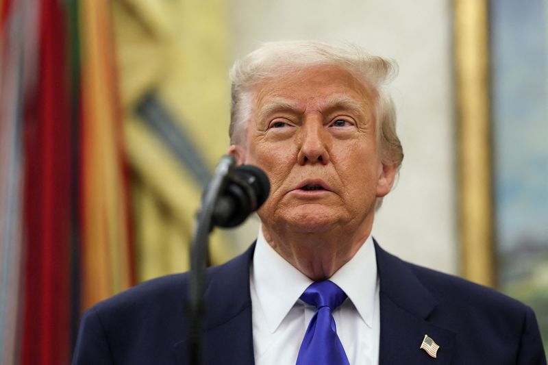 Трамп планирует выплатить по  млн жителям Гренландии