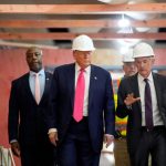 Трамп не планирует увольнять главу ФРС Пауэлла - интервью Reuters