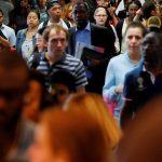 Цены на жилье в Великобритании впервые превысили £300 000