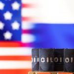 Добыча нефти в России падает на фоне усиления давления США