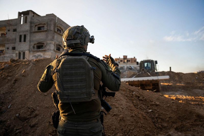 Израиль приказал разрушить мосты и дома у границы с Ливаном