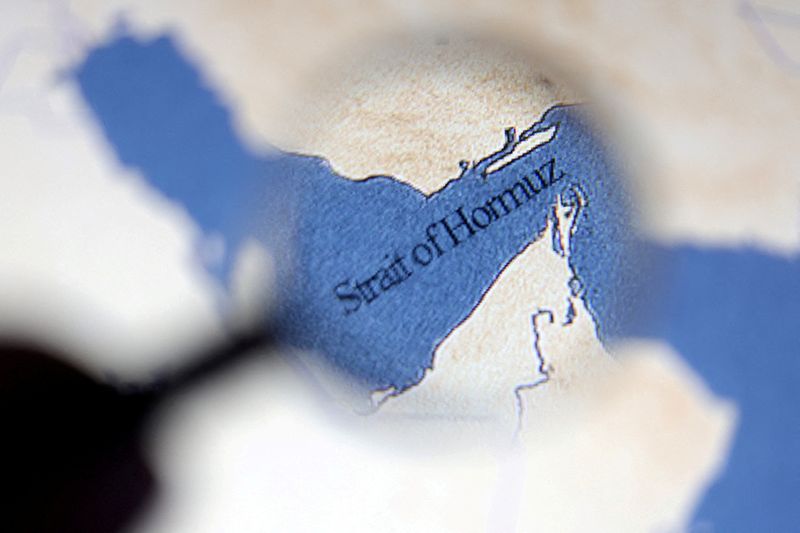 Иран проложил для танкеров секретный маршрут в обход блокады США