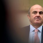 Вице-президент ЕЦБ де Гиндос призывает к осторожности по ставкам