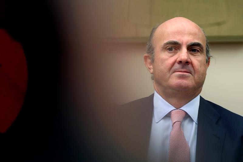 Вице-президент ЕЦБ де Гиндос призывает к осторожности по ставкам