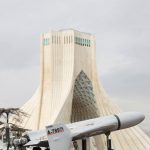 Трамп заявляет о "доминировании", но Иран сбивает два самолета США