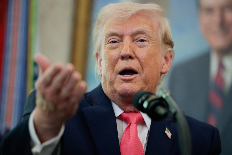 Трамп пообещал открыть Ормузский пролив, «забрать нефть и сколотить состояние»