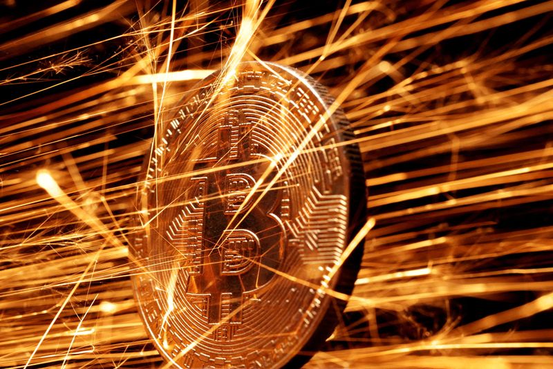 Биткоин упал до  500, грозит недельный убыток из-за геополитики