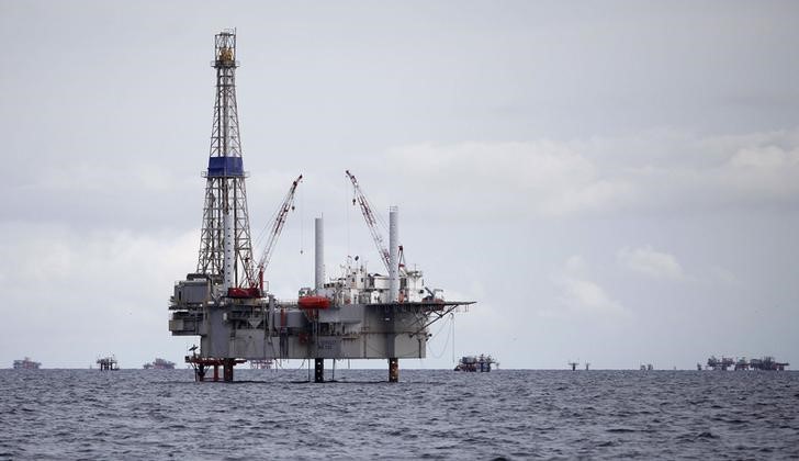 Нефть падает на 5%: Brent ниже 0 на фоне переговоров с Ираном