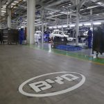 Нефтяной шок обрушил авторынок Китая — продажи бензиновых машин рухнули на треть