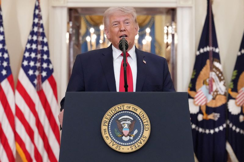 Трамп: бассейн у мемориала Линкольна могут осушить